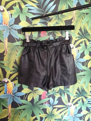 Short simili cuir