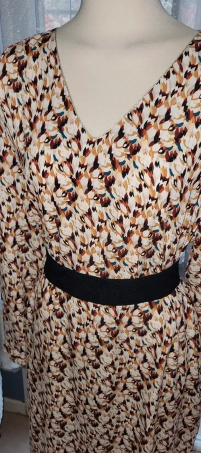 Robe longue à motifs - Élégance et féminité - photo numéro 3