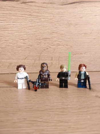 Figurines type lego Jedi Luke Skywalker Chewbacca Han Solo et Princesse Leia star wars