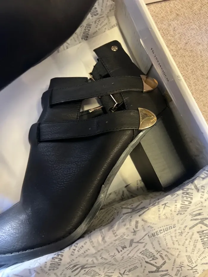 Bottine Kookai avec talon neuf jamais mis taille 41 - photo numéro 4