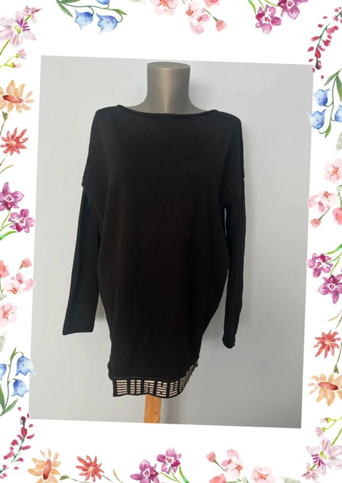 Pull Noir Sarah Pacini – Élégance Minimaliste & Confort Absolu 🖤