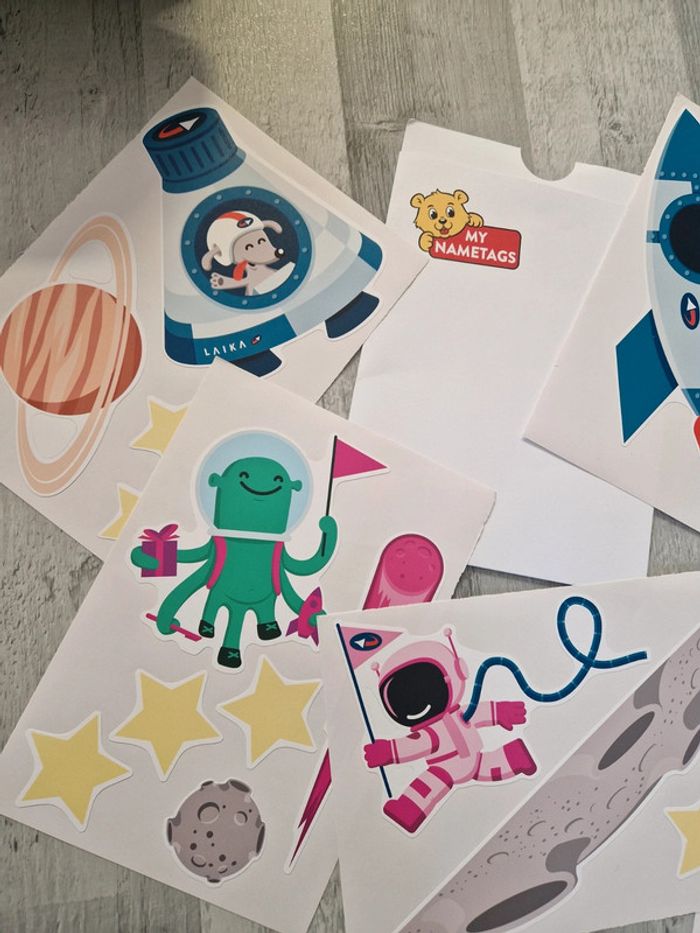 Stickers autocollants muraux l'espace - photo numéro 3