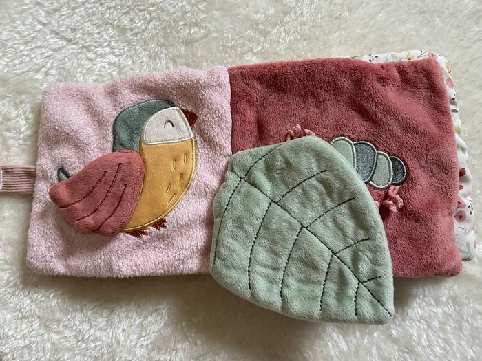 Livre d’éveil / d’activité - photo numéro 2