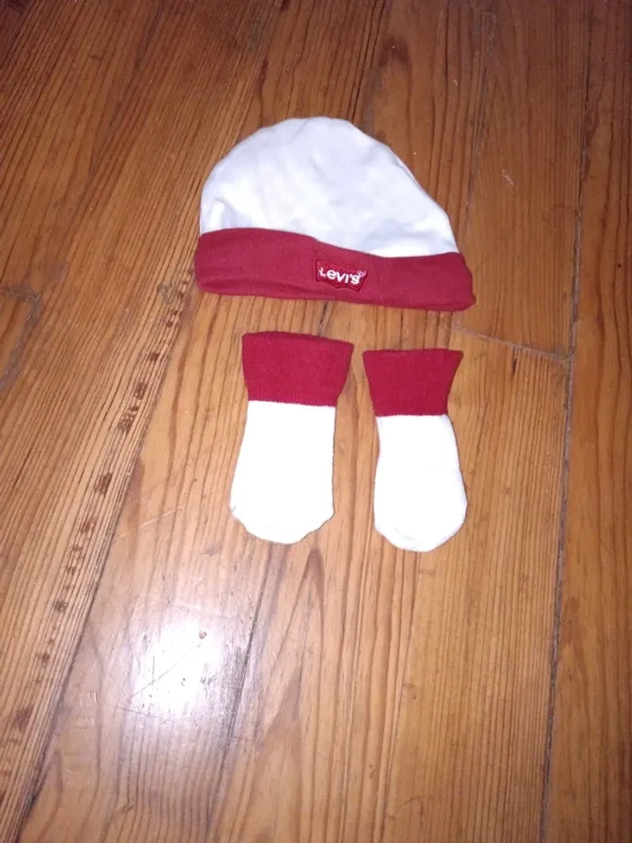 Bonnet + chaussettes 6/12mois