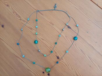 Collier perles vertes