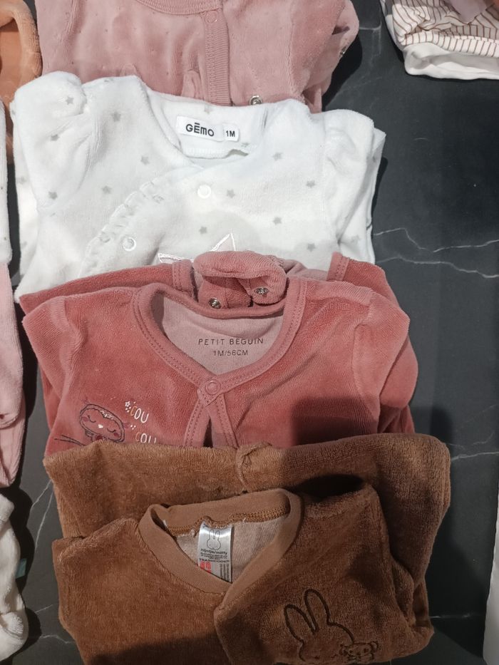Lot de pyjamas - photo numéro 2