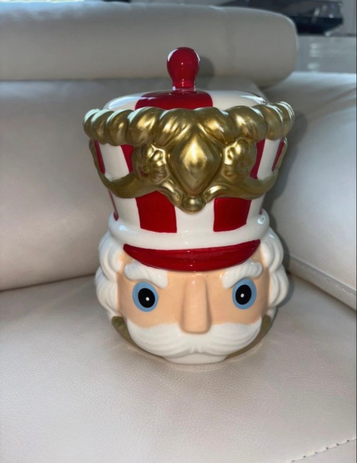 Pot à bonbons confiserie spécial Noël en forme de casse-noisettes - photo numéro 3