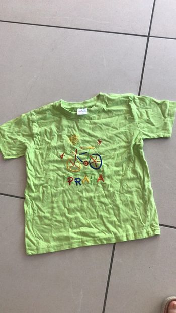 T-shirt vert clair broderies bicyclette 8-9 ans