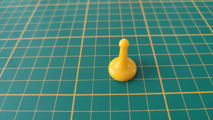 Pion jaune colonel Moutarde en l'état Cluedo miro-meccano pièce détachée jeu de société #E26