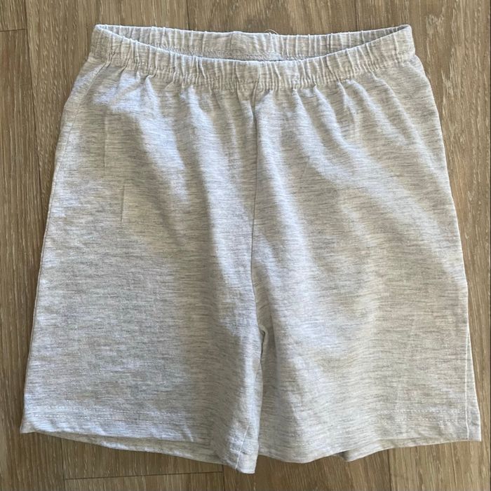 Vends lot de 7 vêtements garçon 5 ans - photo numéro 7