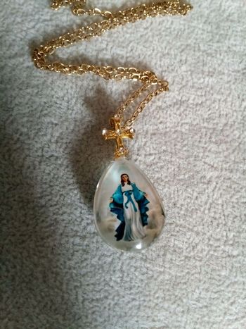 Collier médaillon sainte vierge