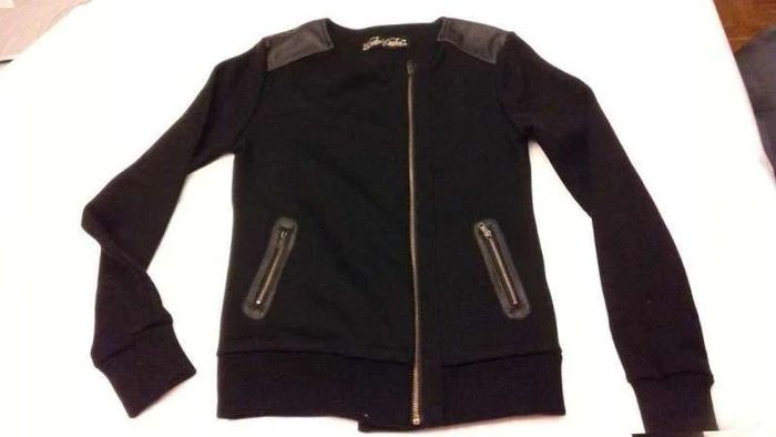 Veste noire  avec  cuir epaule T36 - photo numéro 2