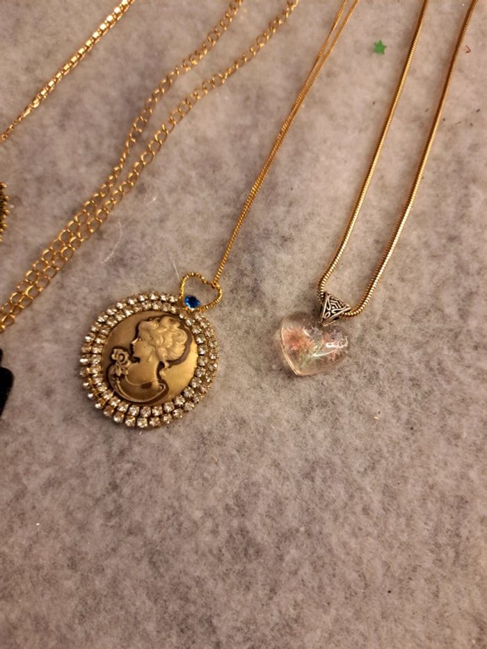 Lot de colliers doré avec pendentif multicolore - photo numéro 4