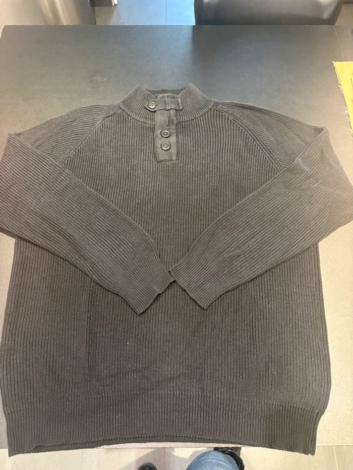 Pull col bouton