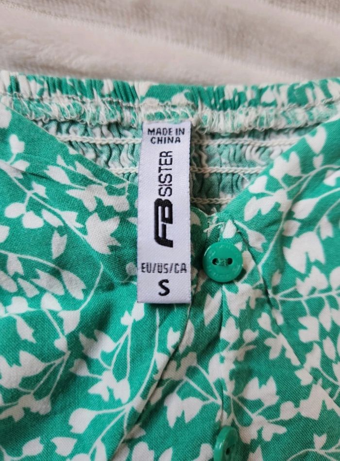 Top court vert & blanc FB Sister – Taille S, manches longues - photo numéro 3