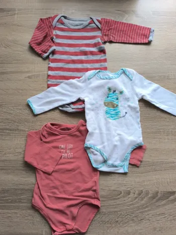 Lot de 3 bodies 9 mois