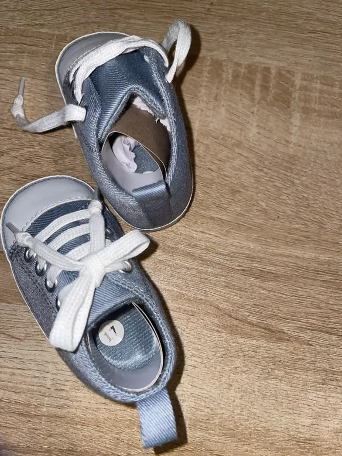 Chaussures bébé bleues - photo numéro 3