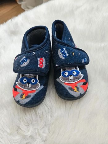 Pantoufle taille 22 neuve