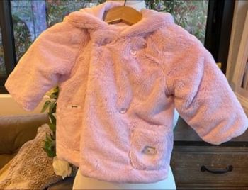 MANTEAU FOURRURE 3 POMMES TRÈS DOUX NEUF 6 MOIS ROSE