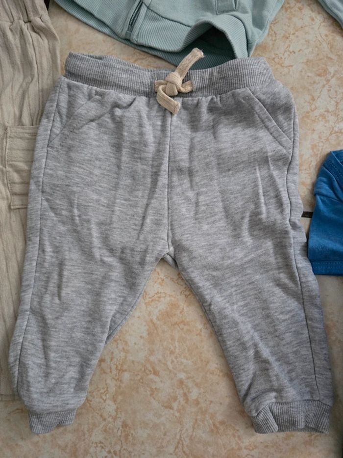 Lot 12 mois pyjama pantalons veste jeans body - photo numéro 8