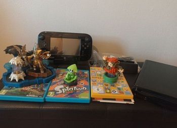Console Nintendo Wii U édition limitée Super Mario Maker avec 3 jeux et figurines