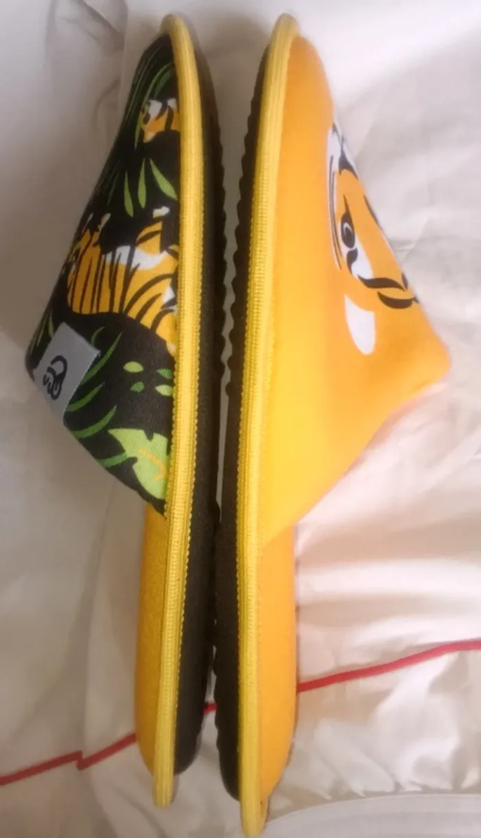 Pantoufles jaunes tigre dedoles - photo numéro 4