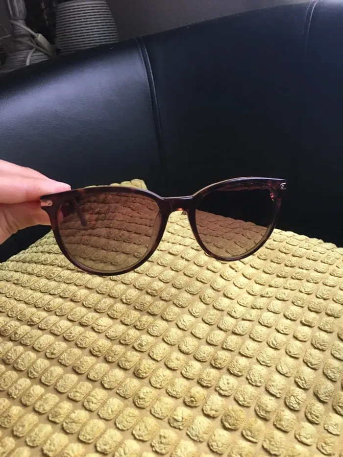 Lunette de soleil verres polarisants Mauboussin avec citation sur l’amour gravée - photo numéro 4