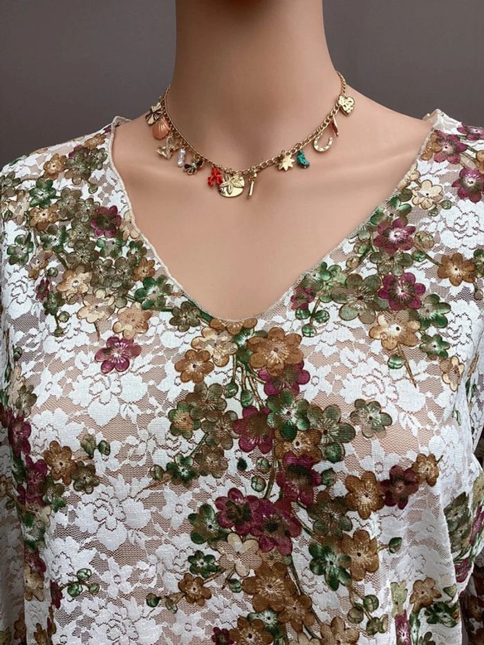 Haut en dentelle fleurie manches 3/4 – Taille S – Très bon état - photo numéro 2
