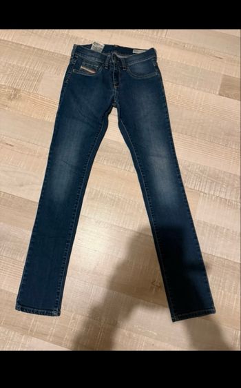 Jeans bleu diesel taille 14 ans