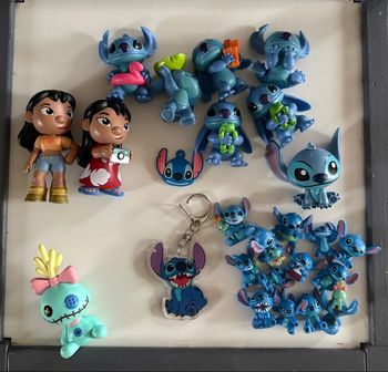 Lot figurine stitch 