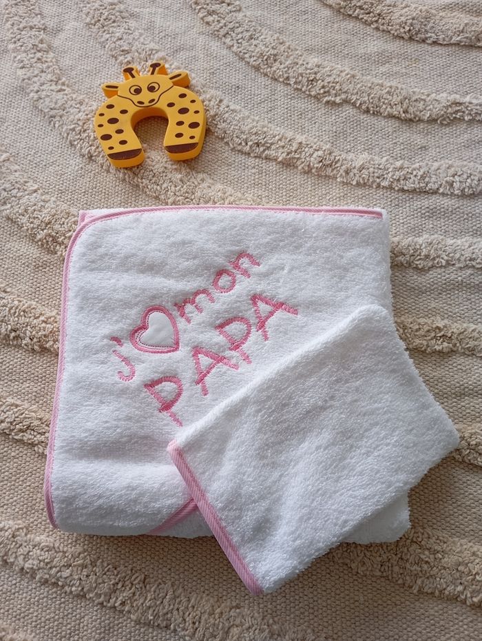 Cape de bain bébé avec gant de toilette blanc et rose - photo numéro 3