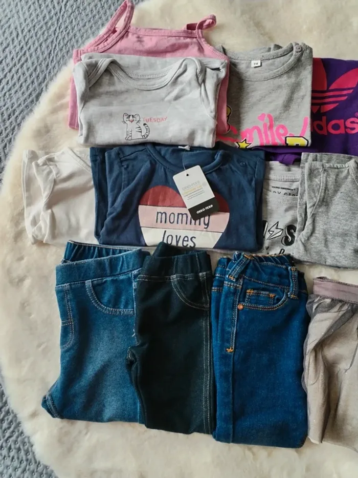 Lot vêtements fille 9 mois - photo numéro 2