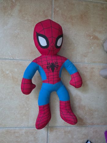 Peluche spider man