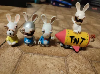 Lot figurines Ubisoft lapins crétins
