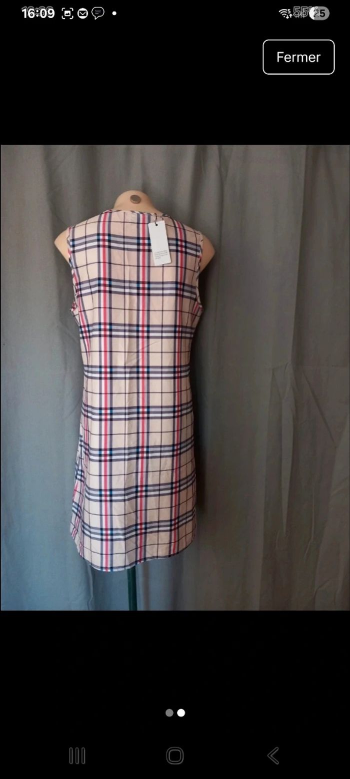 Très jolie robe taille M neuve - photo numéro 2