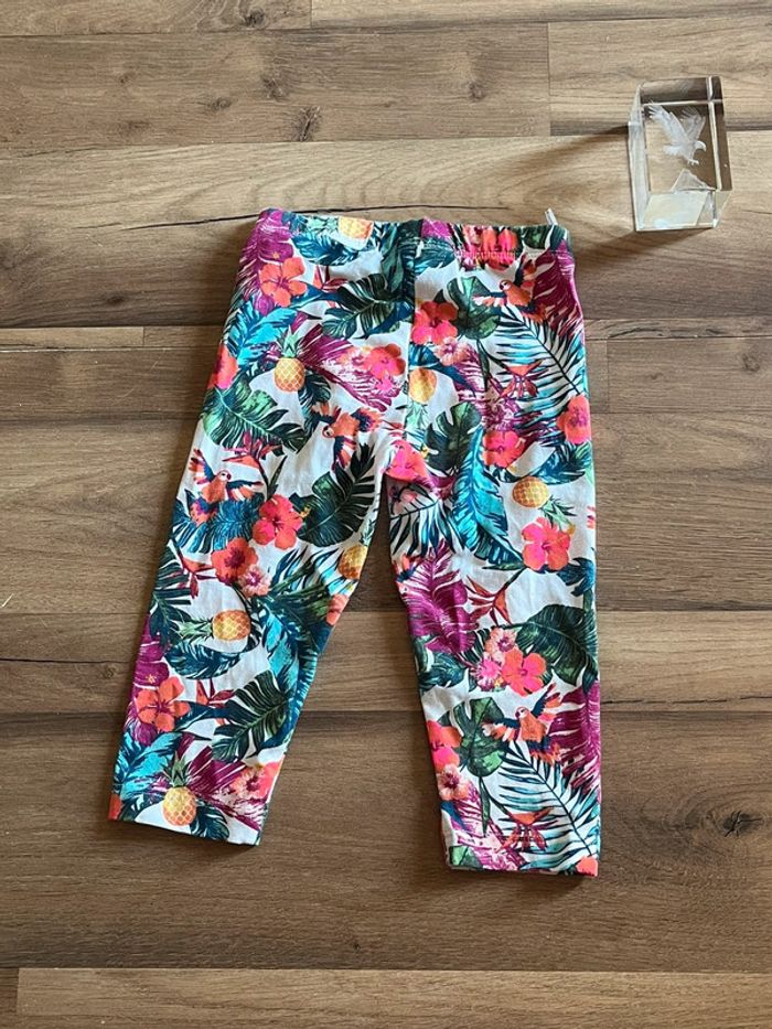 Je vend un legging court fille taille 4 ans neuf sans étiquette - photo numéro 2