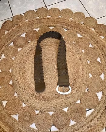 Ceinture couleur kaki taille 105 large de 7,5 cm