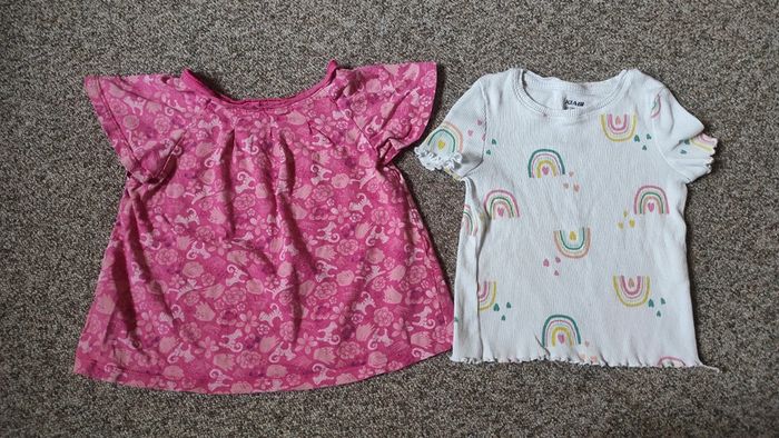 Lot 2 tee shirts 4 ans