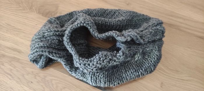 Ensemble gilet + chausson gris tricoté bébé - photo numéro 2