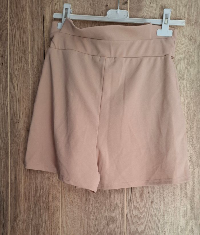 Short beige - photo numéro 2