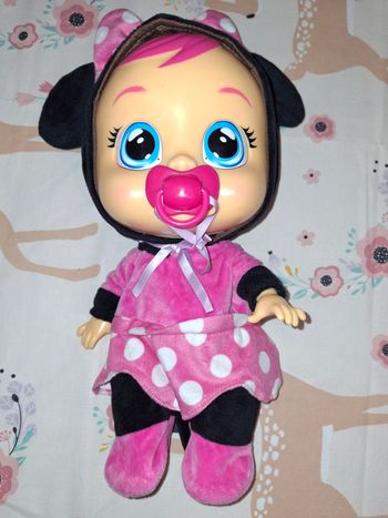 Poupée cry babies minnie