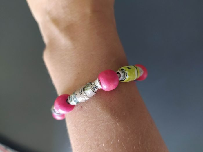 Bracelet multicolore papier journaux - photo numéro 3