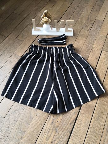 🌺Short léger rayé noir et blanc avec ceinture Shein T36/S🌺