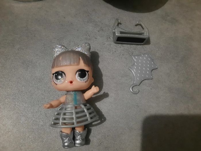 Poupée L.O.L Surprise lights glitter - photo numéro 2