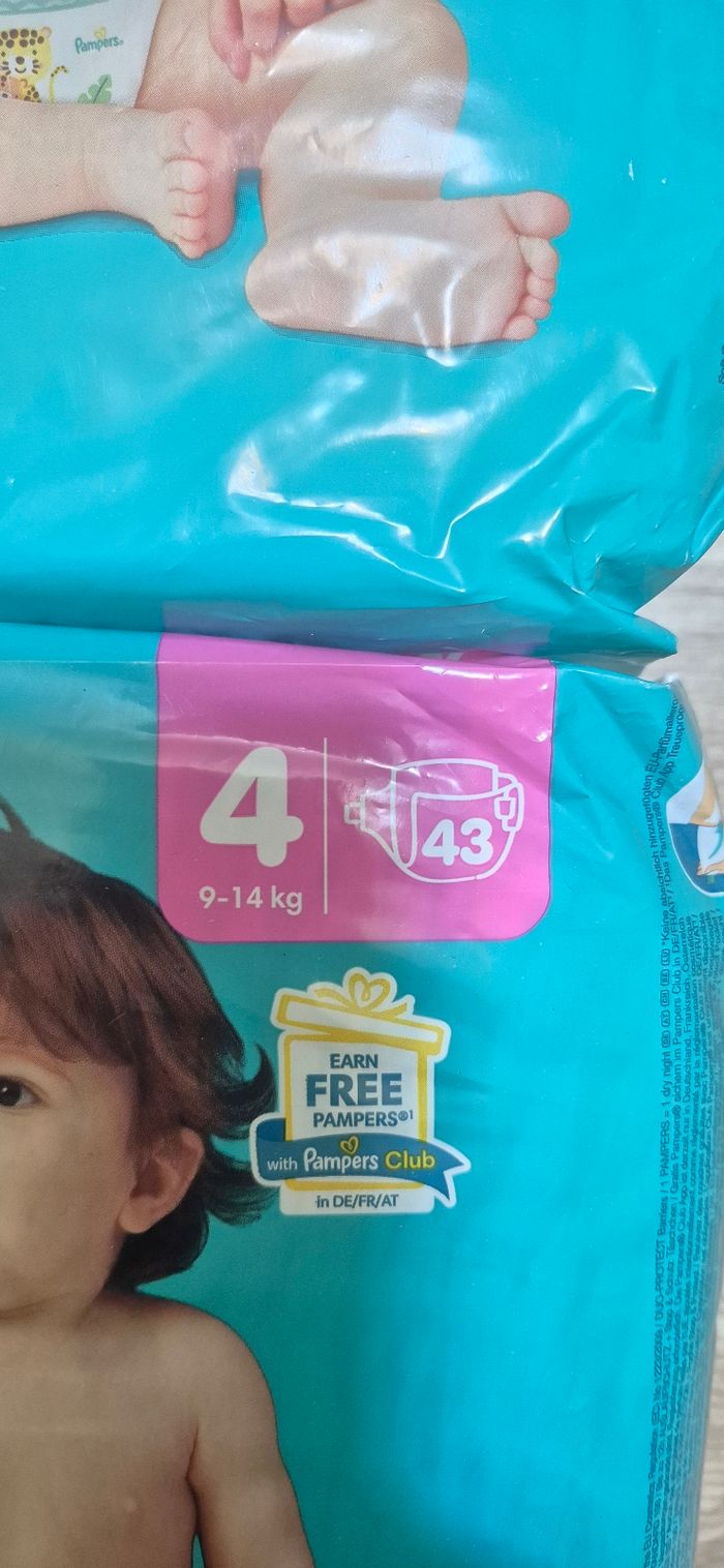 Lot 3 packet pempers  taille 4 - photo numéro 2