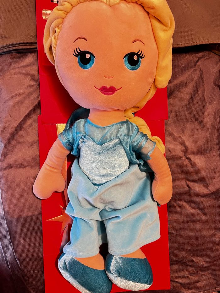 Grande Poupée peluche la reine des neiges :