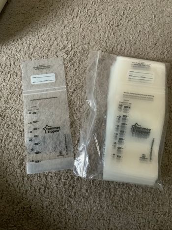 L’eau 31 pochette de conservation, les maternelles Tommy tippee neuves 