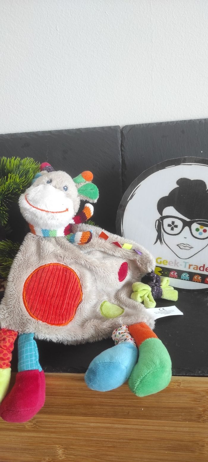 Doudou plat Girafe Zoé beige orange vert bleu simba toys vache Écharpe Rond