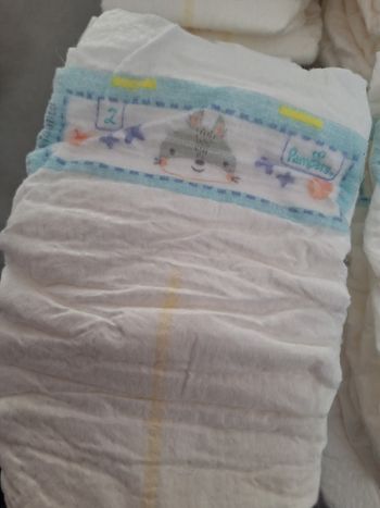 Pampers. Couches. Neuves. 36 pièces. Taille 2