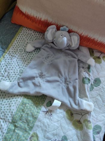 Doudou éléphant kimballo